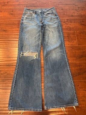 American Eagle Low-Rise Baggy Flare, Size 0, Distressed, Like New!!